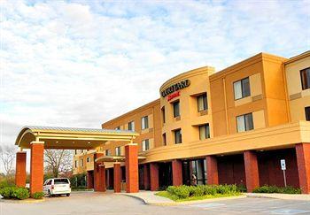 Courtyard By Marriott Knoxville Airport Hotel 3*