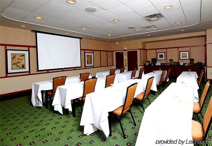 Courtyard By Marriott Knoxville Airport 3*