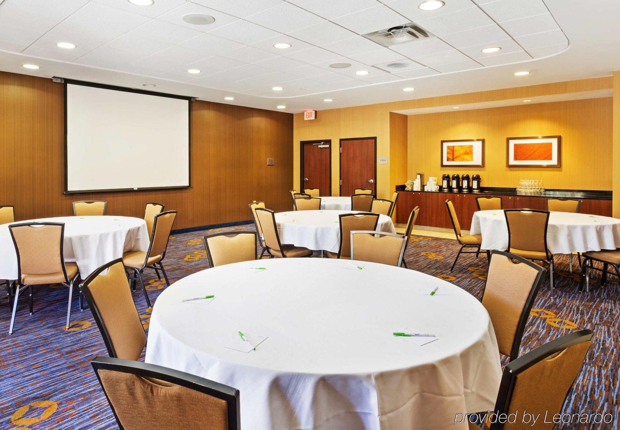 Courtyard By Marriott Knoxville Airport 3*