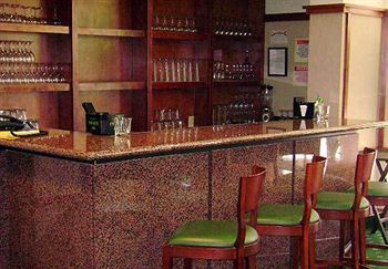 Courtyard By Marriott Knoxville Airport Hotel 3*
