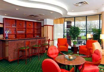 Courtyard By Marriott Knoxville Airport Hotel