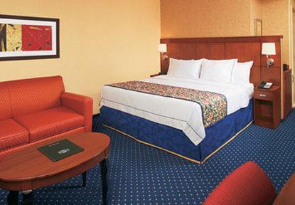 Courtyard By Marriott Knoxville Airport Hotel 3*